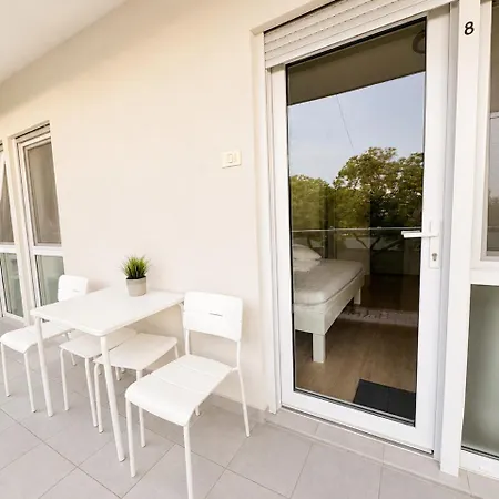 Aparthouse Penelope Daire *