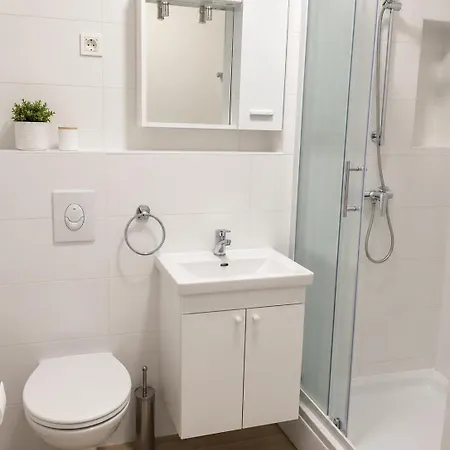 Aparthouse Penelope Apartment