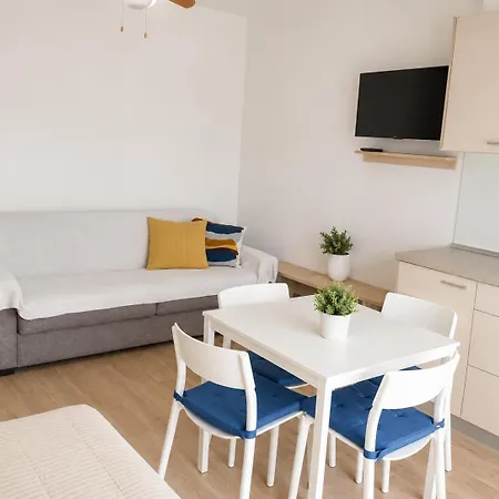 Aparthouse Penelope Apartment