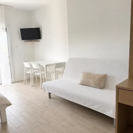 Aparthouse Penelope Apartment